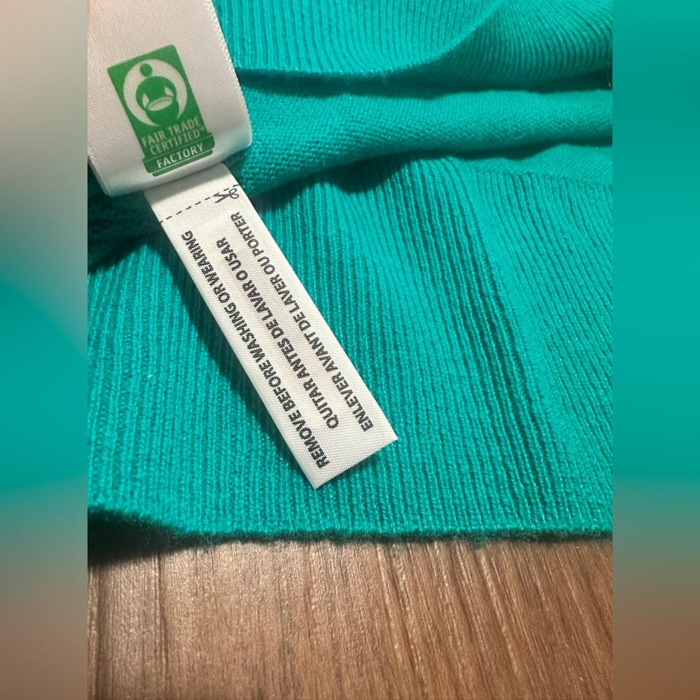 NWT J. Crew Sweater - 100% Cashmere Classic Fit Sweater - Picture 5 of 6